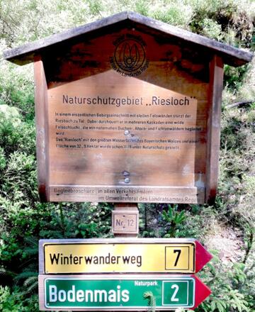 Naturschutzgebietstafel am Beginn der Tour