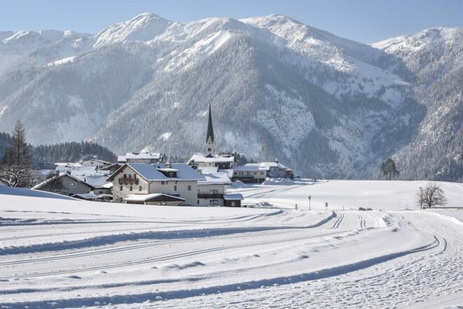 Brandenberg, Dorf, Winter, Langlaufloipe, - Brande