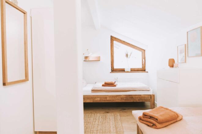 Zweites Schlafzimmer mit zwei Einzelbetten