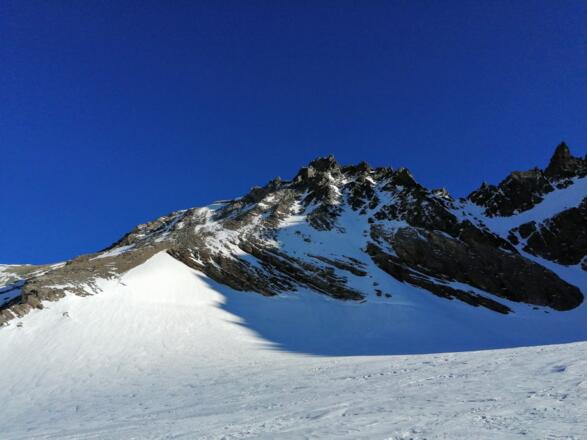 Wenig Schnee in der Flanke...