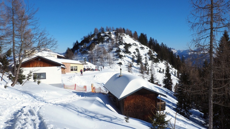 Bergstation, das 4.Gipfelziel der Feuerkogel 1461m im Blick