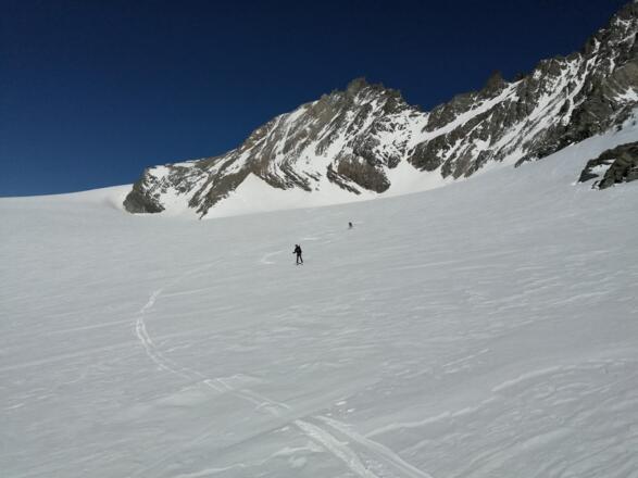 Die flache Abfahrt über den Gletscher...