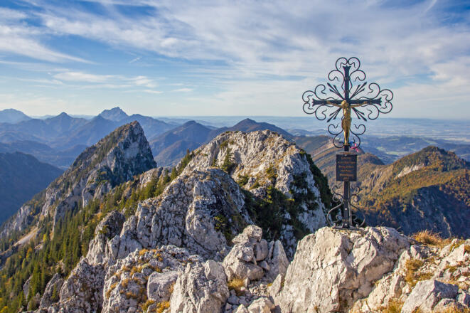 Kreuz am Gipfel der Kremsmauer (1604 m).