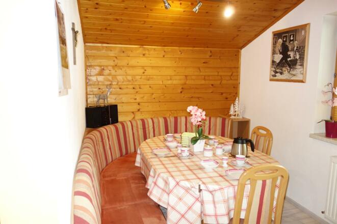 Ferienwohnung 2, Essecke