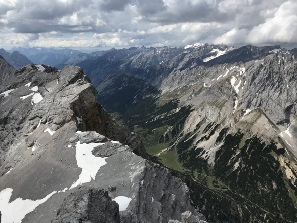 Tiefblick in das Hinterautal
