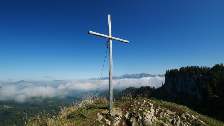 Gipfelkreuz auf dem Beslergrat