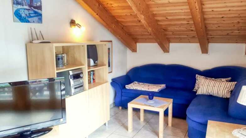 Fernsehecke (mit Schlafsofa)