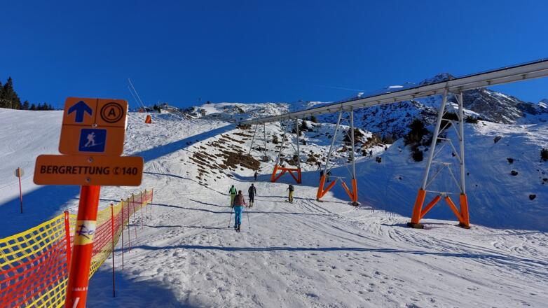 Die Standseilbahn zur Rosshütte vermittelt den weiteren Aufstieg.