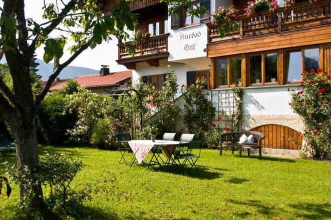 Ferienwohnungen Ottl Gartenansicht