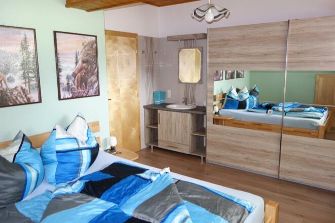 Ferienwohnung 2, Schlafzimmer 2 (Doppelbett)