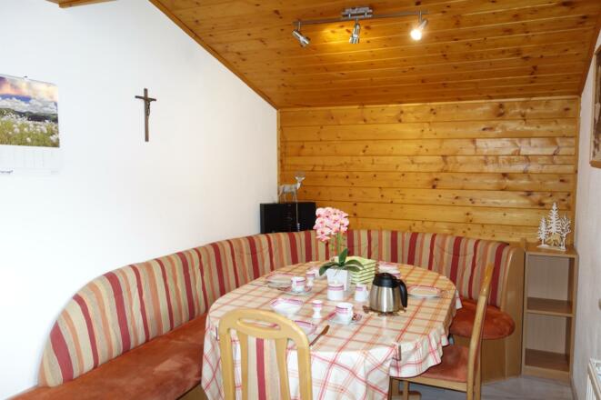 Ferienwohnung 2, Essplatz