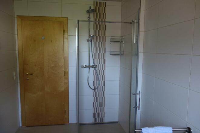 Ferienwohnung 1, Badezimmer Dusche
