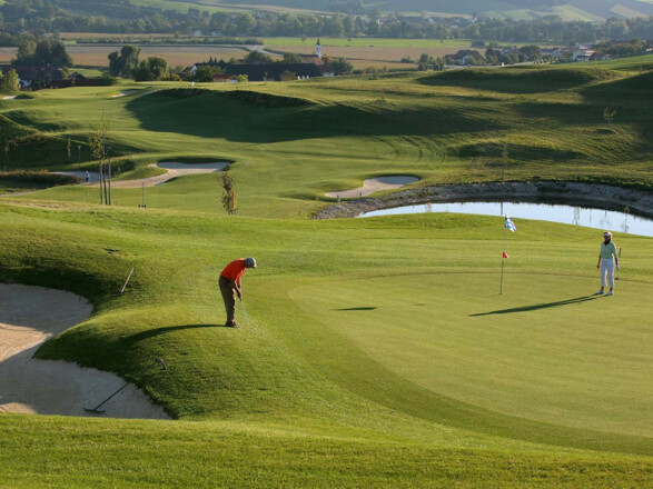 Golfplatz direkt vor der Haustüre