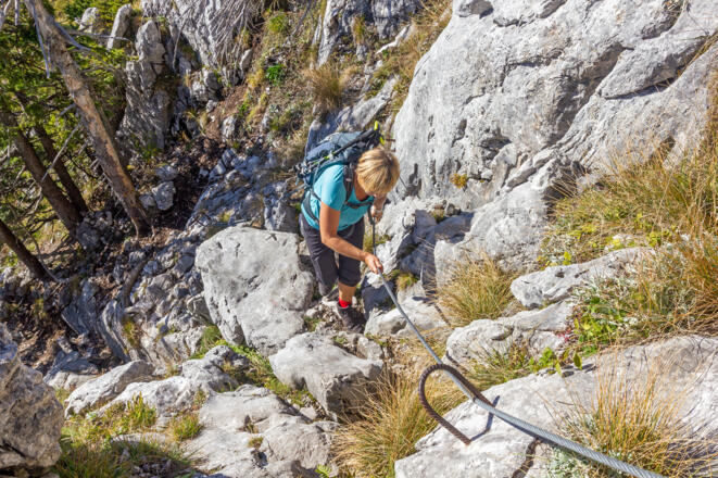 Seilversicherte Stelle kurz vor dem Gipfel der Kremsmauer.