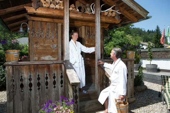 Private Spa mit Blockhaus Sauna1