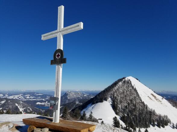 Blick von der Loibersbacher Höhe auf den Faistenauer Schafberg.