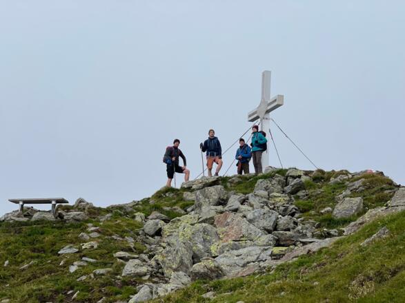 Gipfel des Hochkreuz: Höchster Punkt des Höhenwegs
