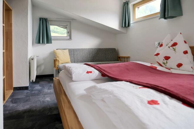 6B6A9DB8-33F6-4F12-B882-289C5FCFE4A8