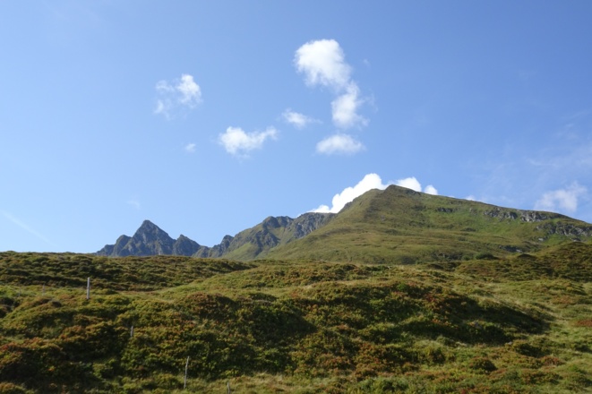 Aufstieg über die Pölsenalm - rechts der Pflugsberg - links hinten die Pihapperspitze