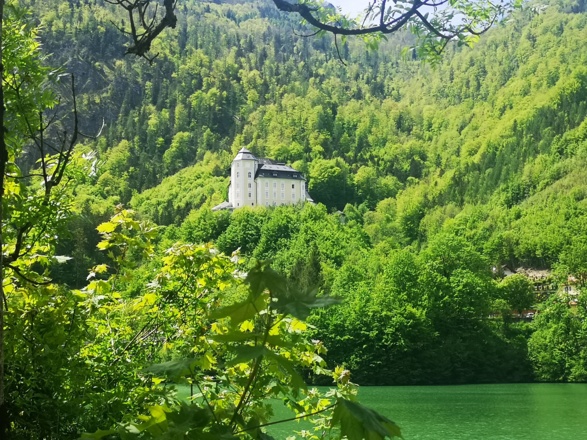 Schloss Klaus über Klauser Stausee