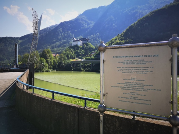 Kunstwerk Himmel und Erde am Stausee Klaus