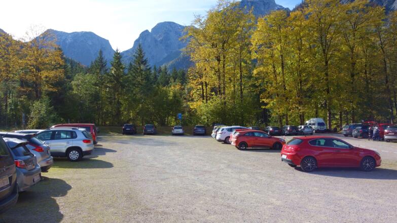 Parken Baumschlagerreith 724m, Gamsspitz links hinten