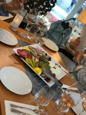 NEFELI - Griechische Taverne