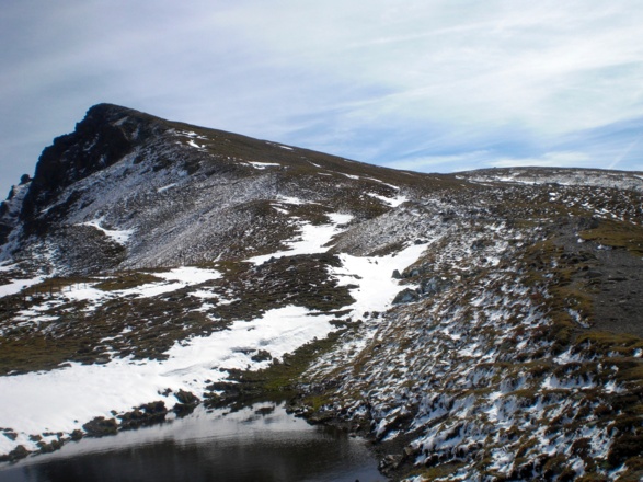 Sicht von der Königstuhlscharte 2190m zum Gipfel. Z19