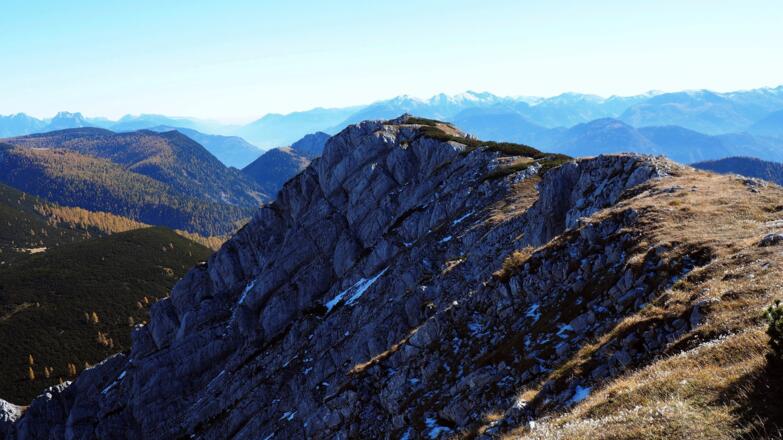 Ostgipfel 2054m beim Rückweg des Westgipfel gesehen