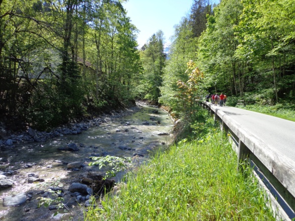 Uferweg zwischen Olympiaskistadion und Partnachklamm