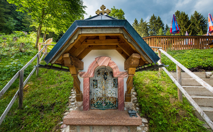 Kapelle und Terrasse am Söldenköpfl