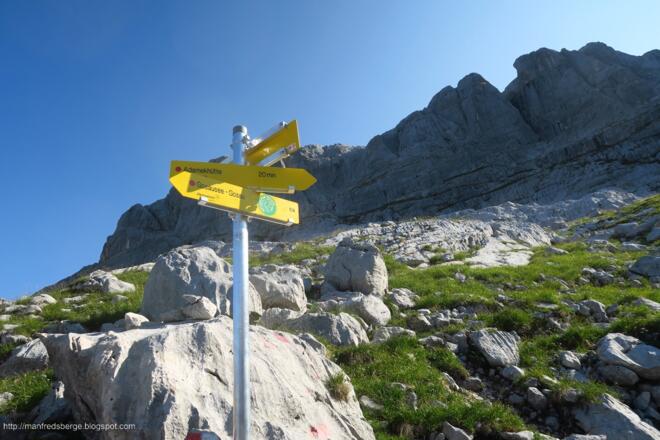 Neue Schilder 20min vor der Adamekhütte