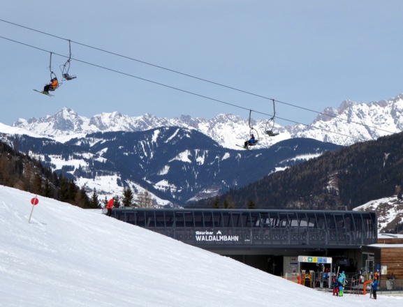 Bei geringer Schneehöhe ist die Kreuzbodenbahn eine willkommene Aufstiegshilfe.