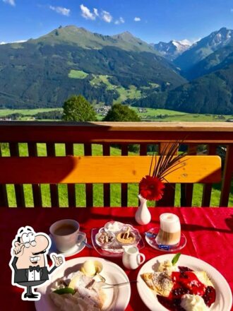 Einkehr beim Restaurant Sunnseit bei der Mittelstation - traumhafte Aussicht