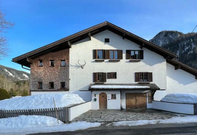 Haus1