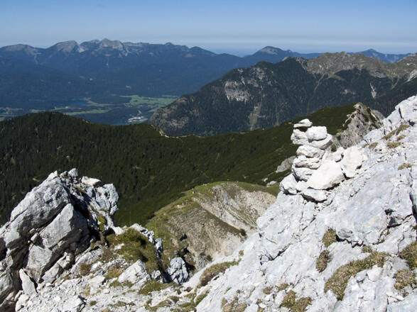 Über dem Wörnersattel wird der Berg grimmig.