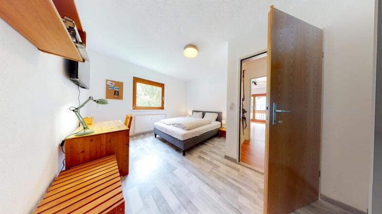 Ferienwohnung-Kathrin-Huben-Schlafzimmer-1-1