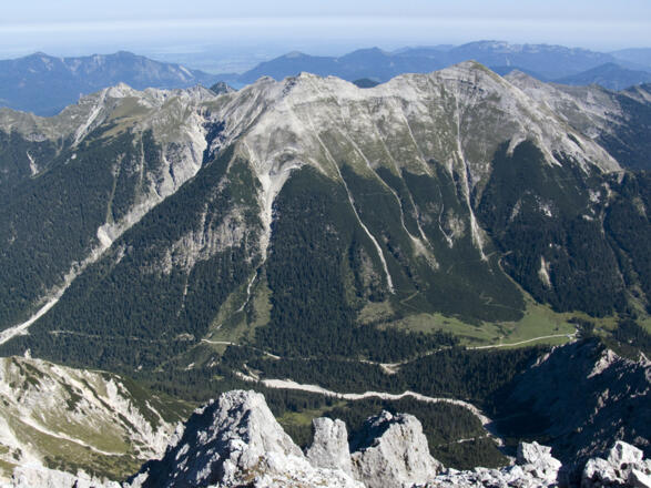 Der Gipfelblick auf die Soierngruppe.