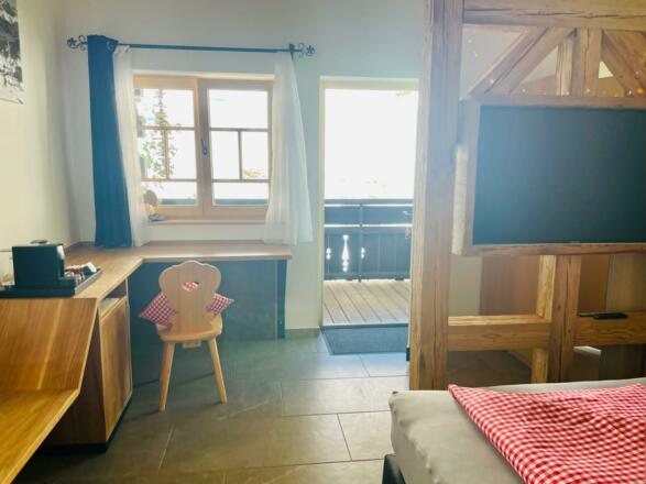 6ccb204a-5b1e-443f-9a9a-c6e75a93e5a1