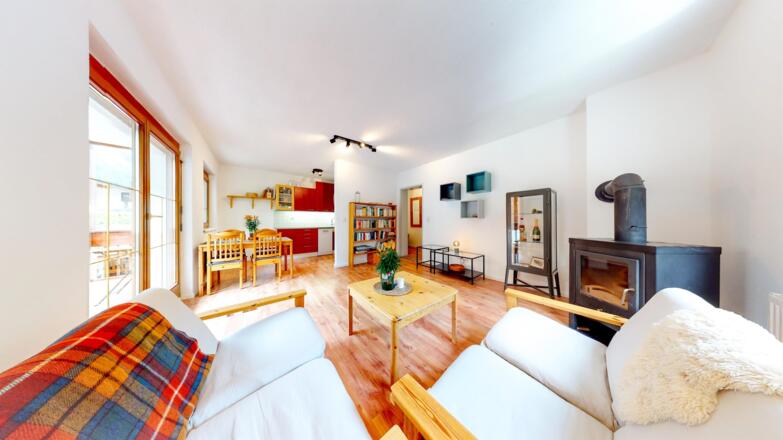 Ferienwohnung-Kathrin-Huben-Wohnzimmer-2