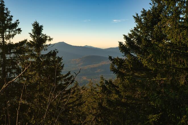 Ausblick vom Gipfel in Richtung Gr. Arber