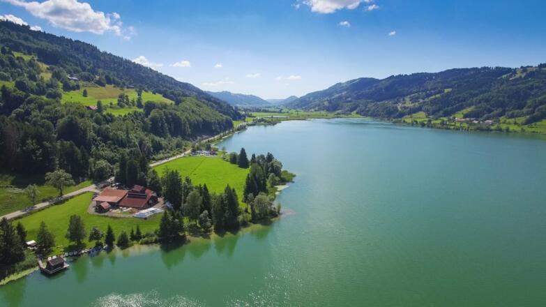 Stall auf unserer Halbinsel mit Badeplatz