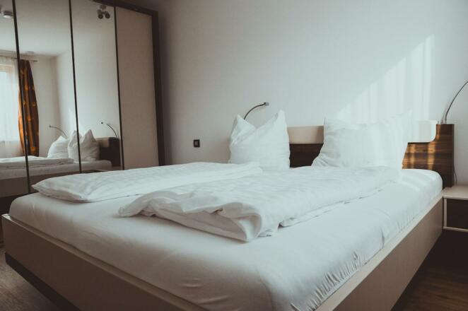 e5fe792c-d7c0-4452-bca8-66b1e1dc3af3