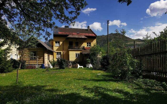 b9d24342-b77c-4414-ac85-c1e7d2045a0d