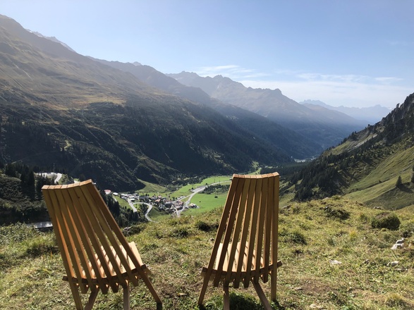 Blick auf Stuben, oberhalb der Galerie