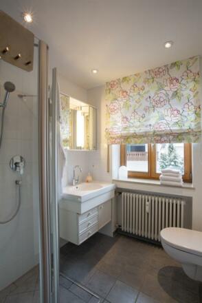 Bad klein mit Dusche