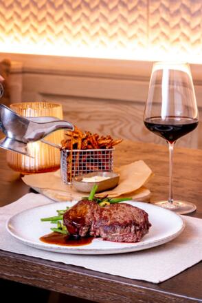 Steak & Wine