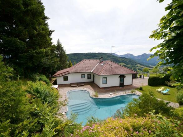 Ferienhaus mit Pool