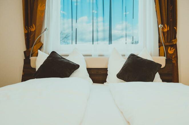 cfd4ea12-416b-44a1-936b-711f717b8fba