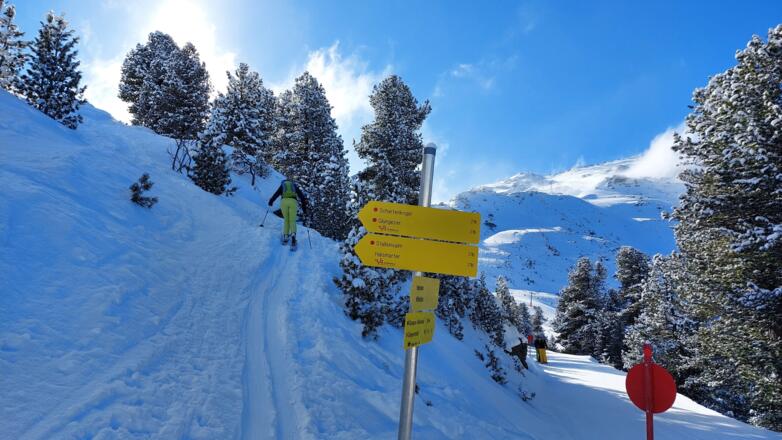 ... weg von der Piste und weiter Richtung Schartenkogel.